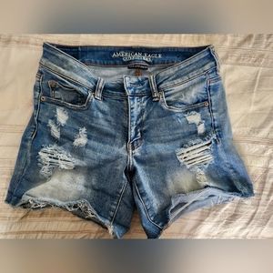 American Eagle Size 8 Midi Shorts
